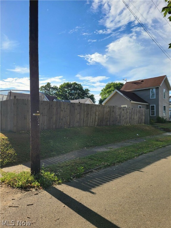 331 S 8th St, Coshocton, OH 43812 - photo 2