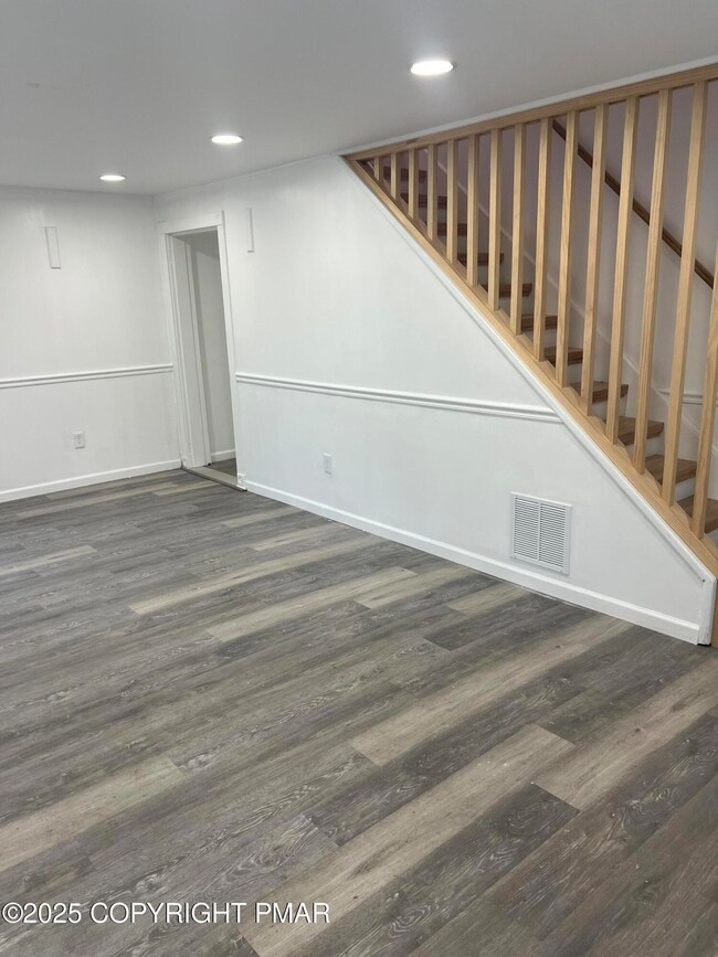 300 Tanite Rd, Stroudsburg, PA 18360 - photo 6