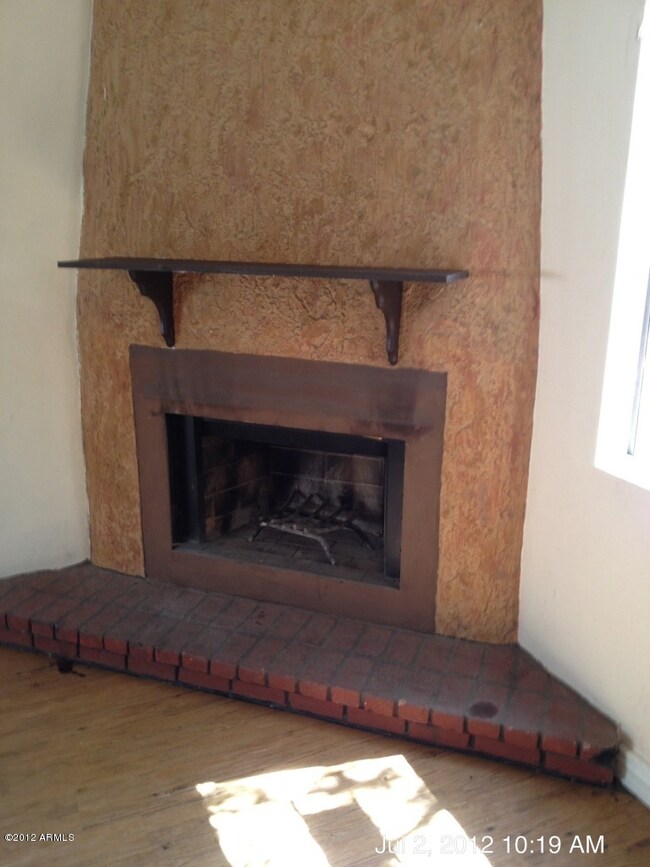 FIREPLACE IN LIVING ROOM