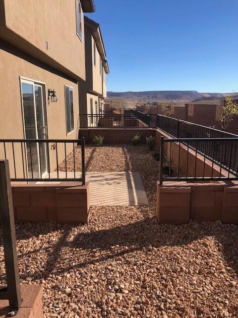 Bluff Ext Back yard space