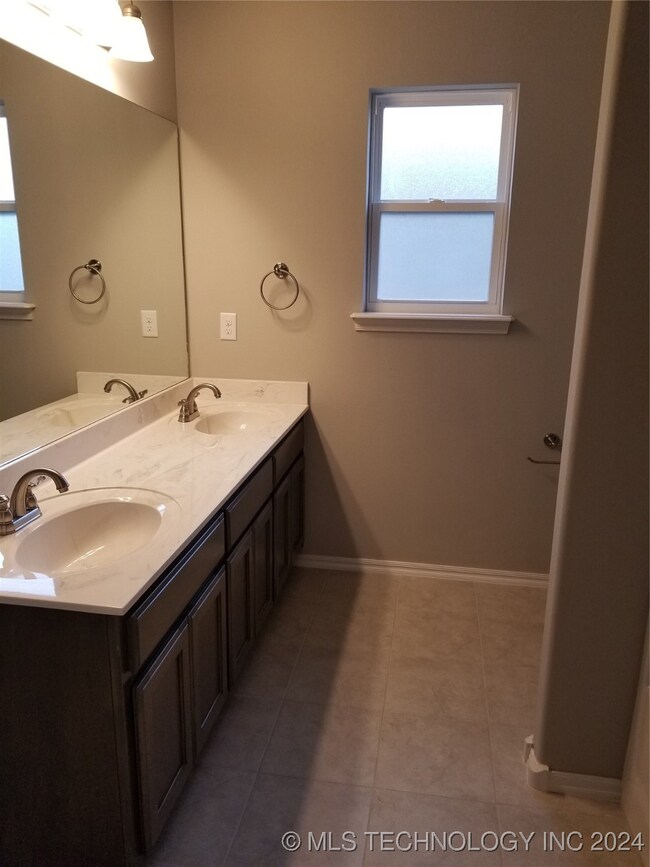 8835 S 256th East Ave, Broken Arrow, OK 74014 - photo 7