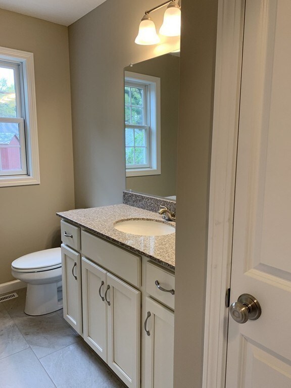 16 Angelo St, Springfield, MA 01119 - photo 7