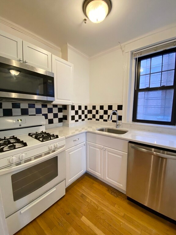 122 Riverway unit 4, Boston, MA 02215 - photo 6