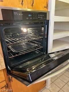 BUILT IN ELECTRIC OVEN