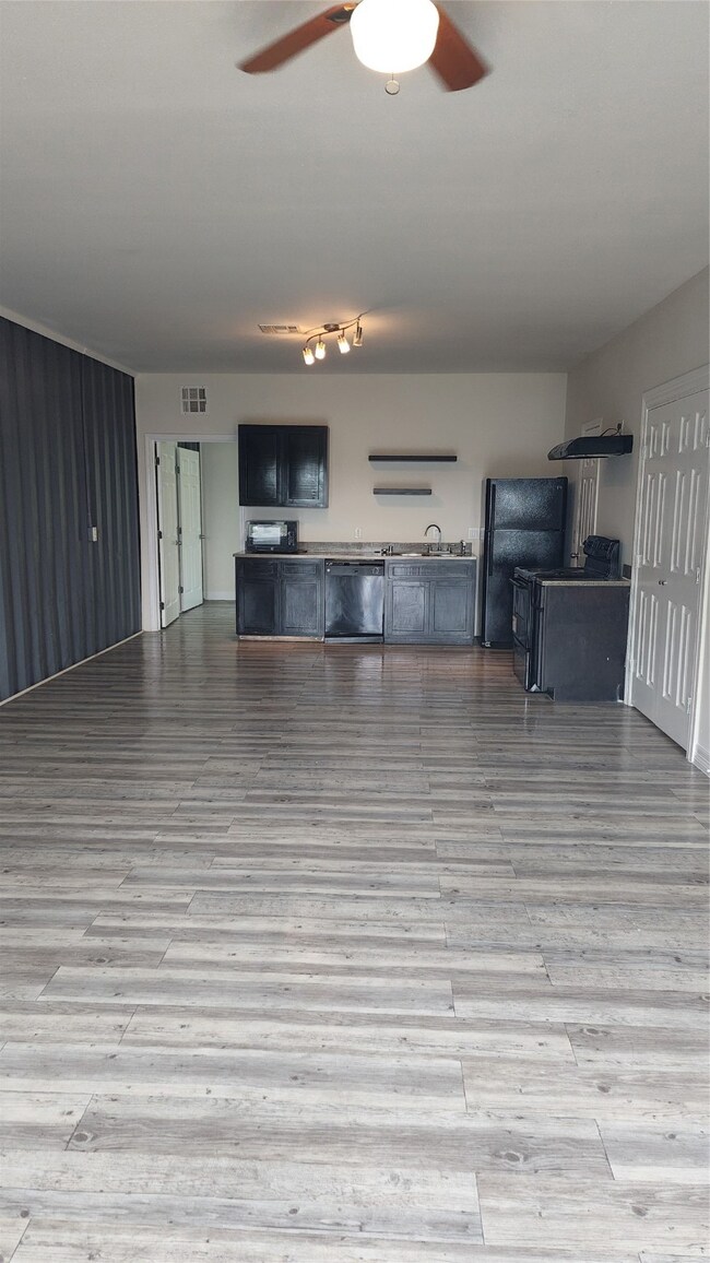 3826 Lehall St unit B, Houston, TX 77021 - photo 2