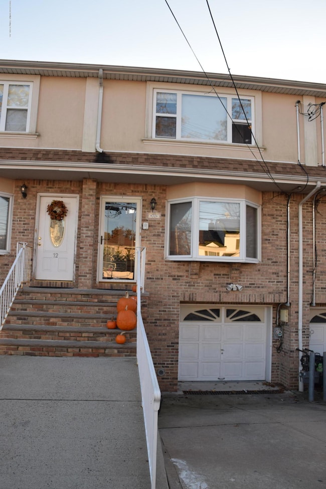 70 Lorrain Ave