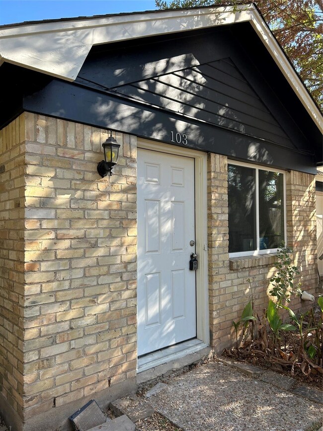 6500 S 1st St unit 103, Austin, TX 78745 - photo 2