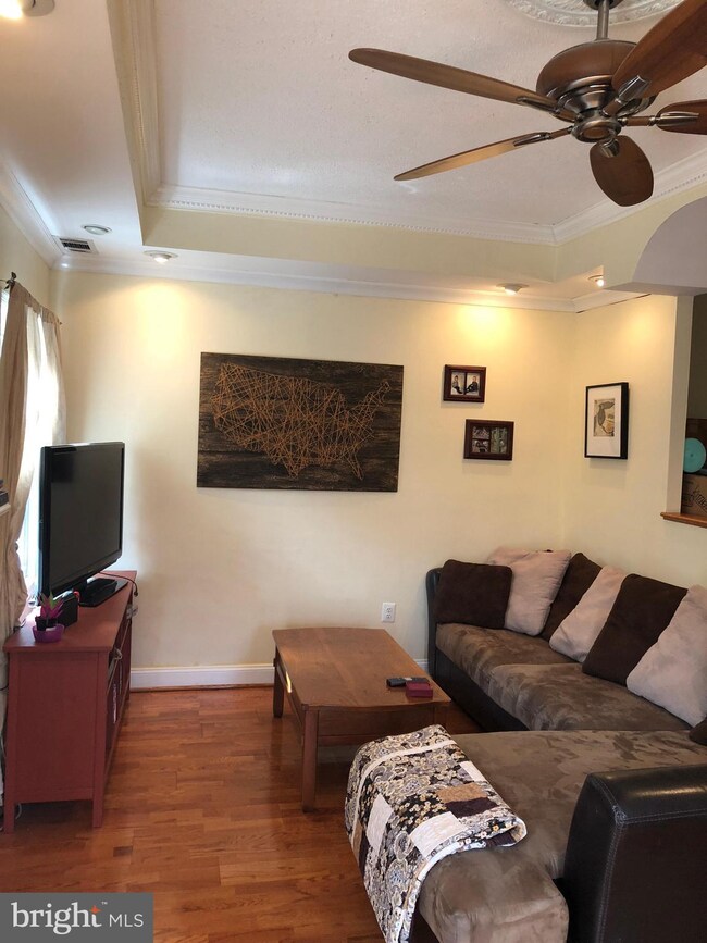 9923 Capperton Dr, Oakton, VA 22124 - photo 5