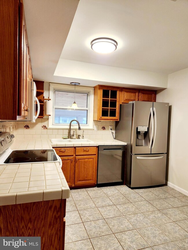 4752 Killian Ave, Reading, PA 19606 - photo 6