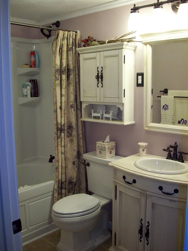 Up-dated gorgeous bathroom with a fantastic tub!