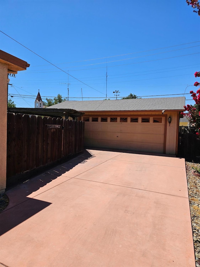 411 J St, Los Banos, CA 93635 - photo 5