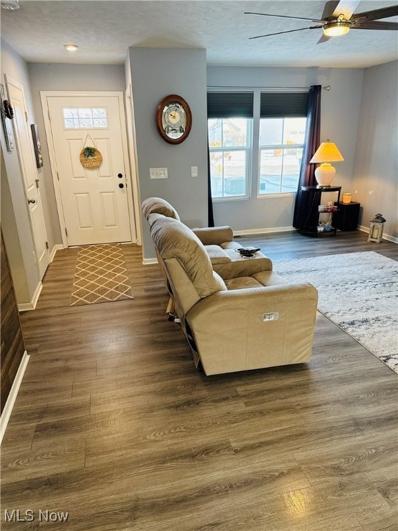 122 Lakeview Cir, Amherst, OH 44001 - photo 2