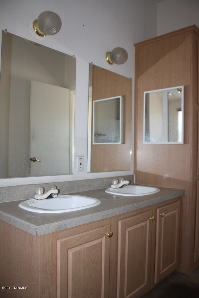 2990 E Cottonwood Club Ln, Tucson, AZ 85706 - photo 7