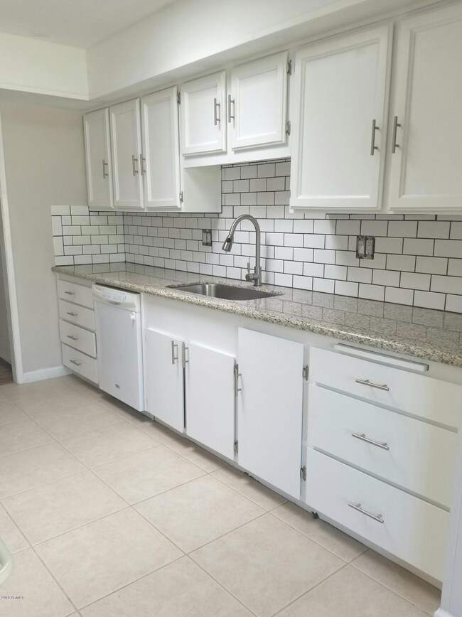 18013 N 99th Dr, Sun City, AZ 85373 - photo 6