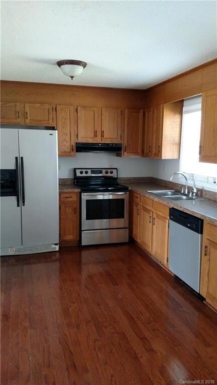 109 Brookhollow Dr, Statesville, NC 28625 - photo 5