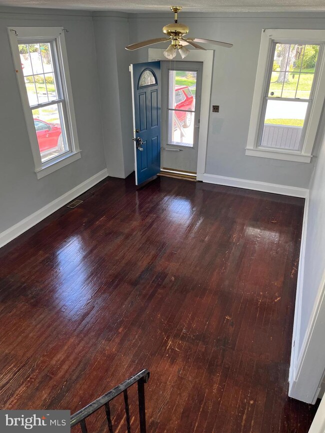 5218 Catalpha Rd, Baltimore, MD 21214 - photo 4