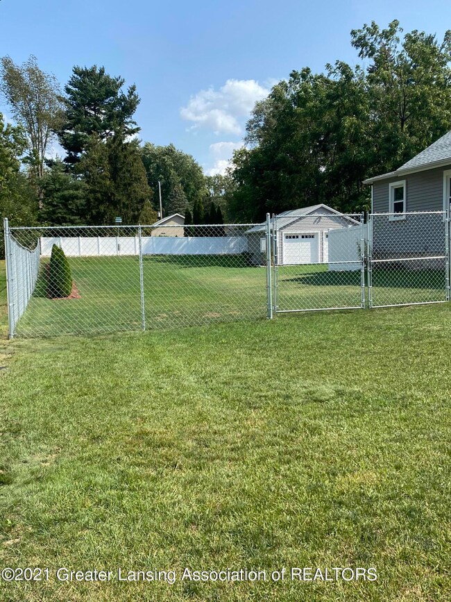 6317 Sommerset Rd, Lansing, MI 48911 - photo 5