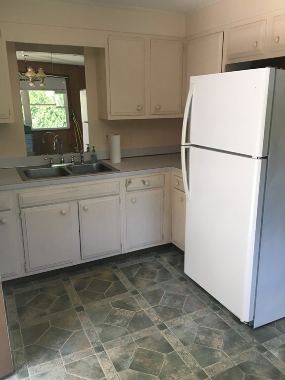 142 Pondview Dr, Ludlow, MA 01056 - photo 6