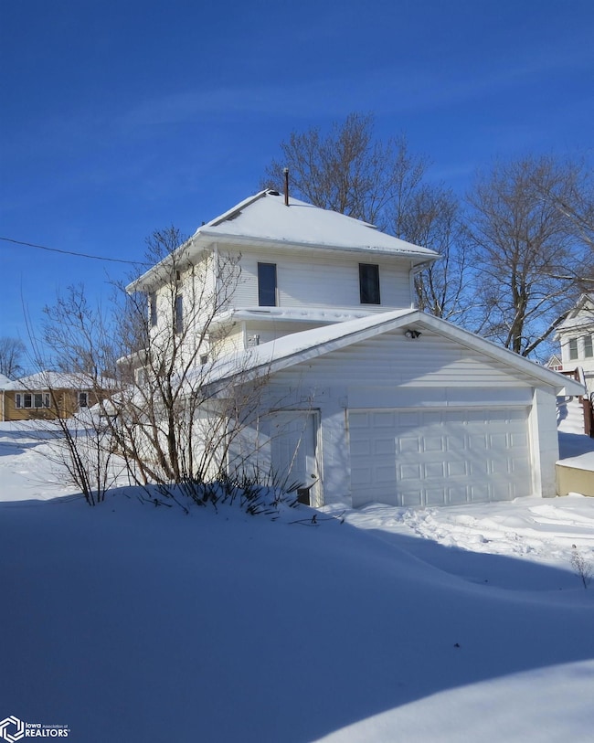 611 Broadway St, Brooklyn, IA 52211 - photo 3