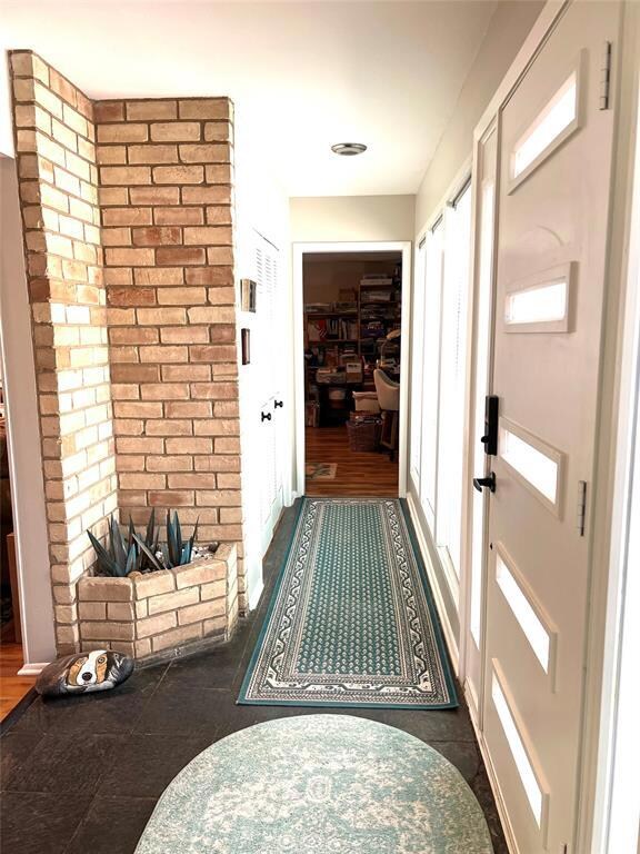 705 W Pleasantview Dr, Hurst, TX 76054 - photo 6