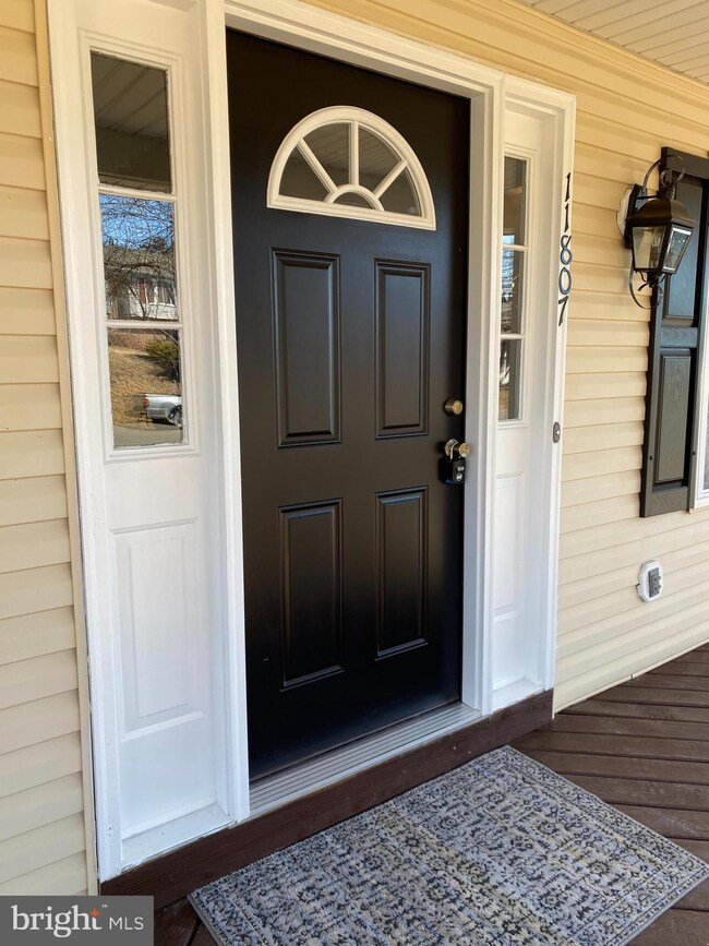 11807 Clarence Dr, Fredericksburg, VA 22407 - photo 4