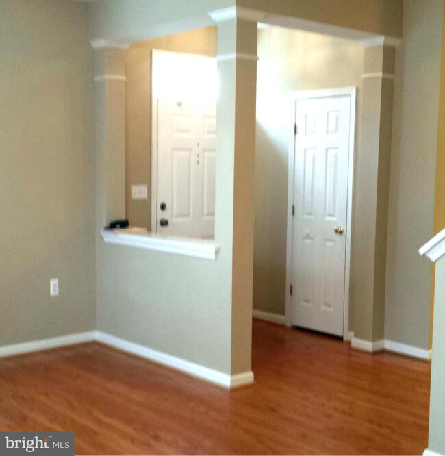 8731 Orchard Green Ct, Odenton, MD 21113 - photo 4