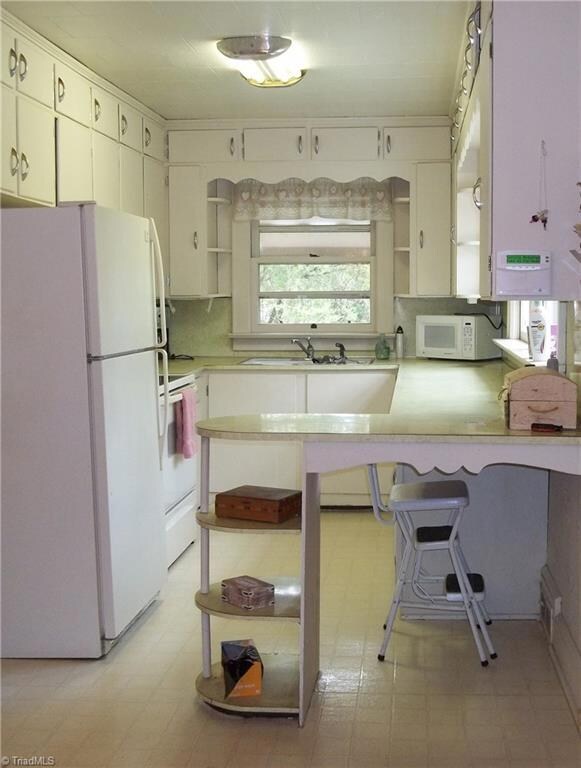 1708 Fairway Rd, Asheboro, NC 27205 - photo 7