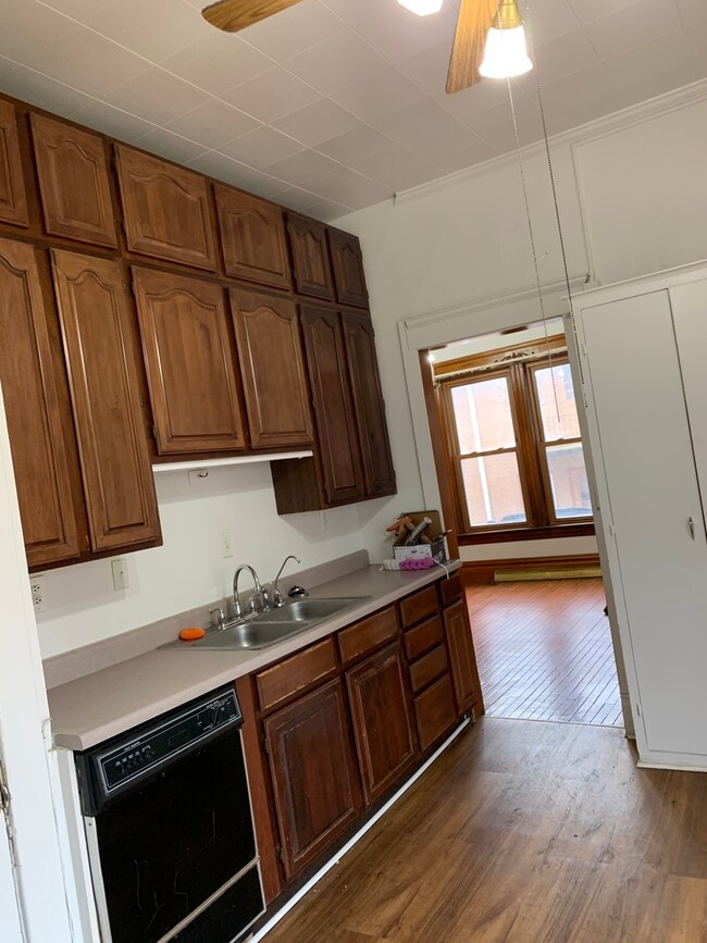 222 N West St unit 1, Waukegan, IL 60085 - photo 6