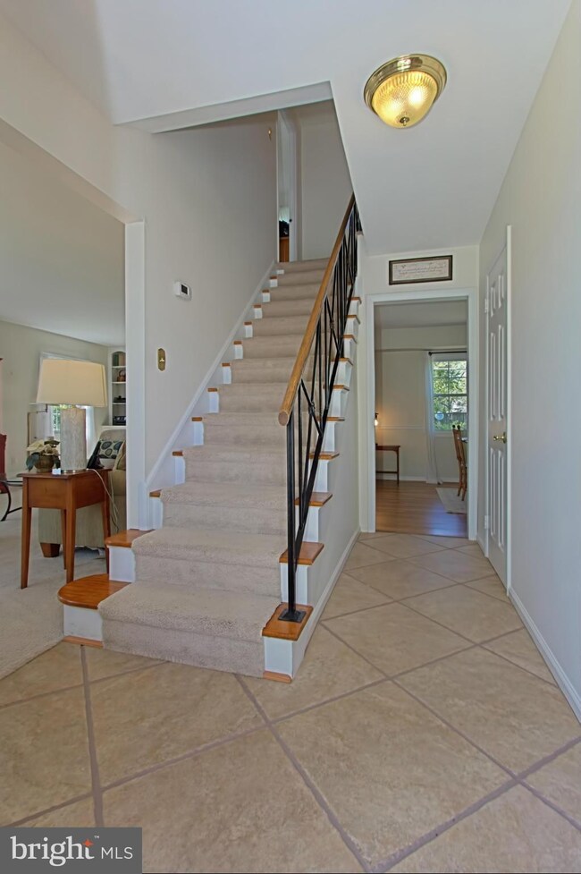 4220 Minstrell Ln, Fairfax, VA 22033 - photo 3
