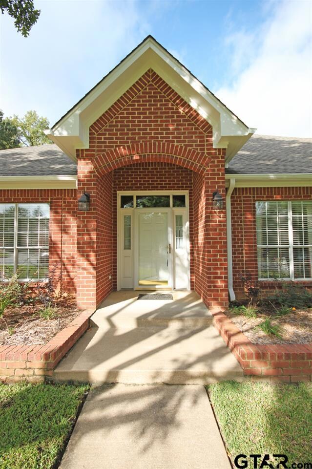 5703 Regents Row, Tyler, TX 75703 - photo 3