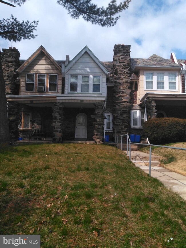 625 E Woodlawn St, Philadelphia, PA 19144 - photo 2