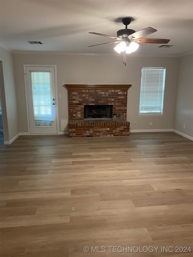 511 Stonehaven Dr, Claremore, OK 74017 - photo 2