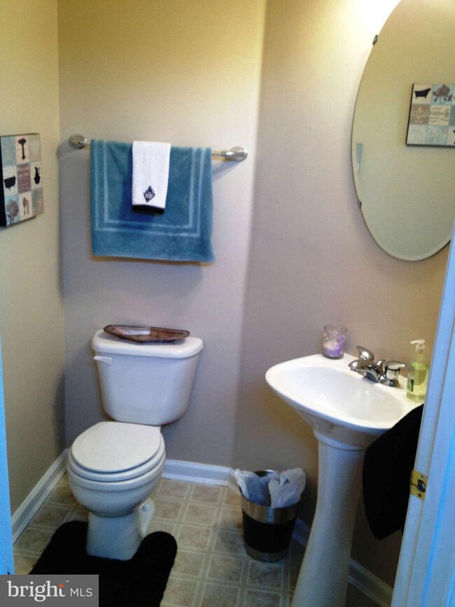 4555 Hidden Stream Ct unit 51, Owings Mills, MD 21117 - photo 5