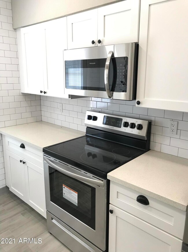 4645 N 73rd St unit 2, Scottsdale, AZ 85251 - photo 2