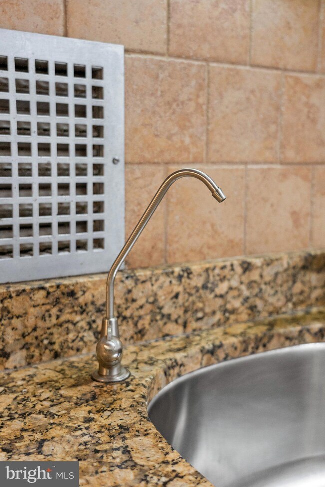 Skyline Plaza unit 2405N, Baileys Crossroads, VA 22041 - photo 7