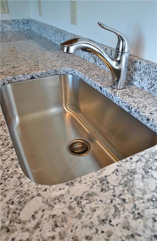 110 Walnut St, Freemansburg, PA 18017 - photo 7