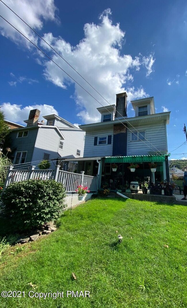 435 E Ridge St, Lansford, PA 18232 - photo 5