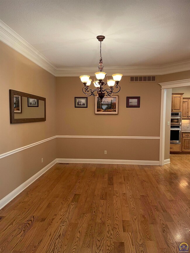 6325 SW 43rd Ct, Topeka, KS 66610 - photo 7