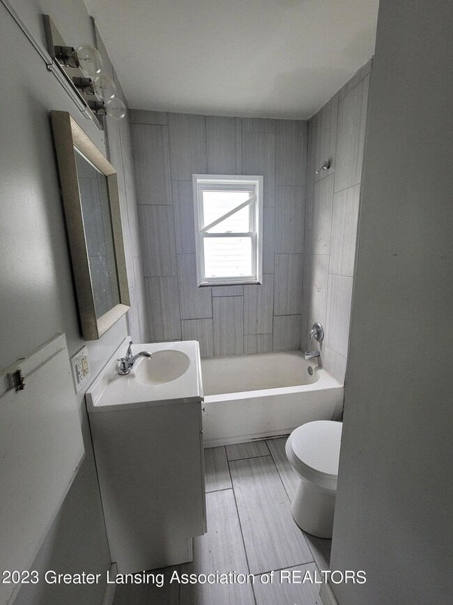 1120 N Martin Luther King Junior Blvd, Lansing, MI 48915 - photo 7