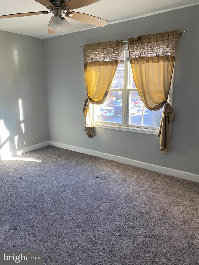 22 Bloomsbury Ave unit B, Baltimore, MD 21228 - photo 7