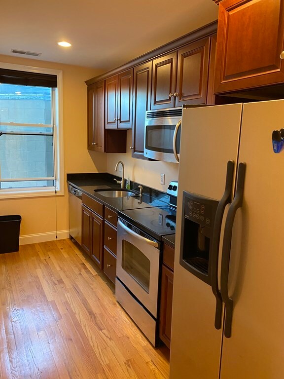 100 Fellsway W unit 203, Somerville, MA 02145 - photo 5