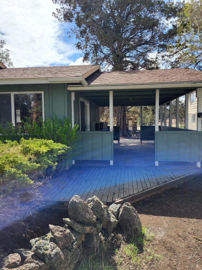 22963 Manzanita Ct, Bend, OR 97701 - photo 4