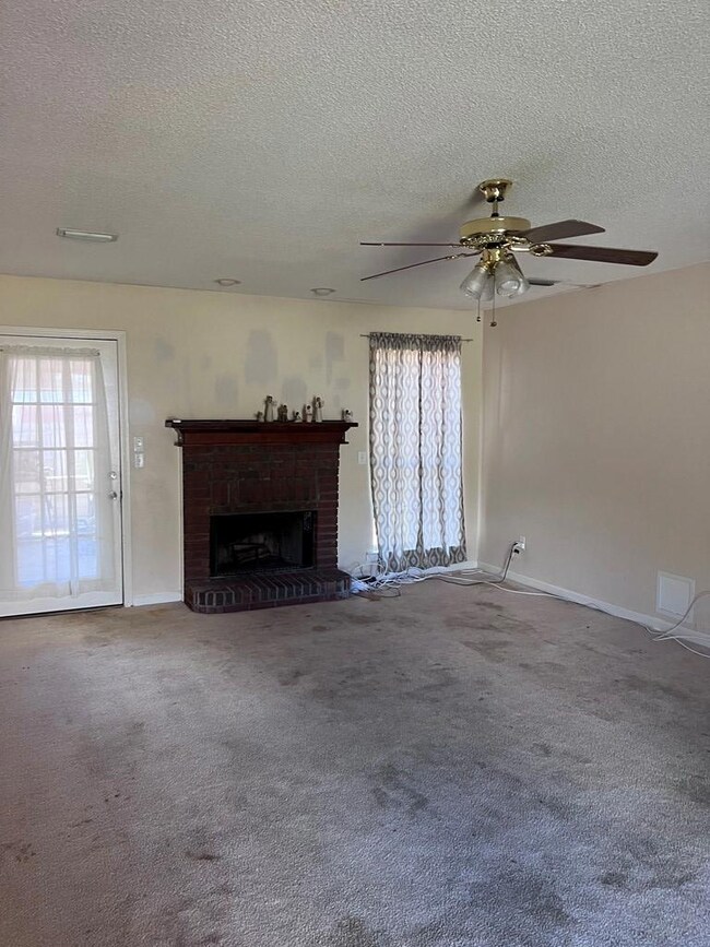 251 Nomad Cir, Kinsey, AL 36303 - photo 4