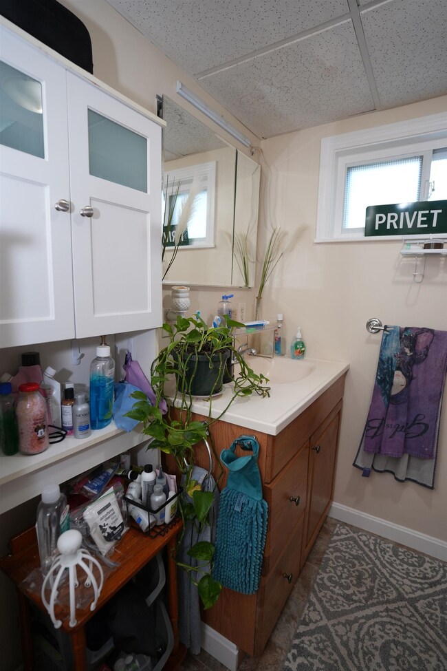 128 Franklin St, Franklin, NH 03235 - photo 7