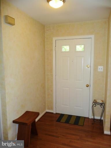 9531 Poplar Leaf Ct, Fairfax, VA 22031 - photo 4