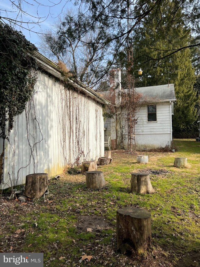 130 N Walnut St, Kennett Square, PA 19348 - photo 3