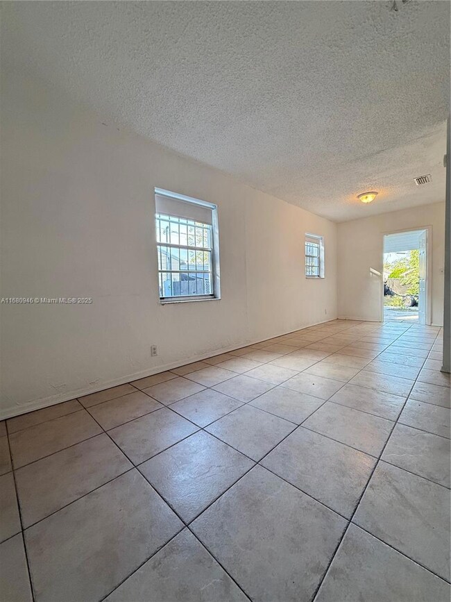 639 32nd St unit 1, West Palm Beach, FL 33407 - photo 3