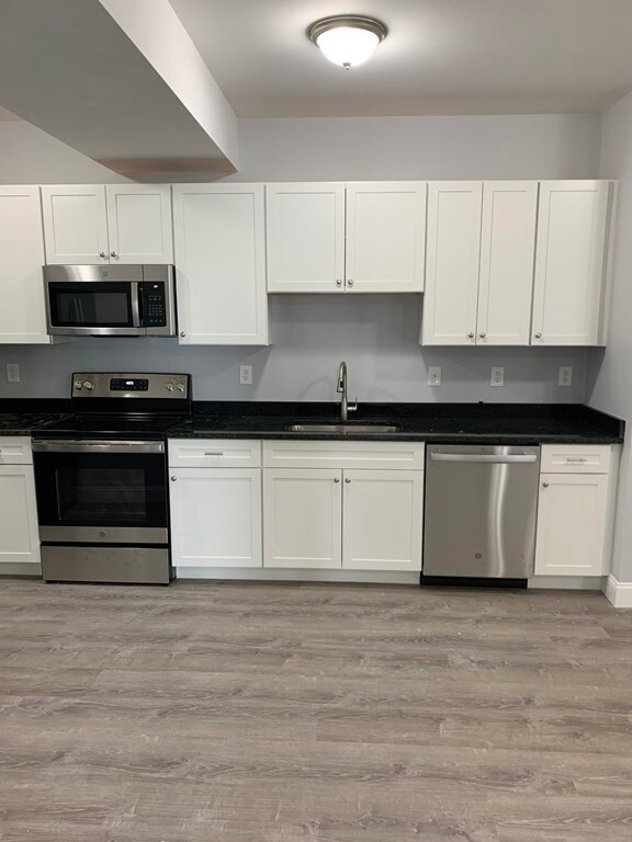 599 Summer St unit 202, Lynn, MA 01905 - photo 2