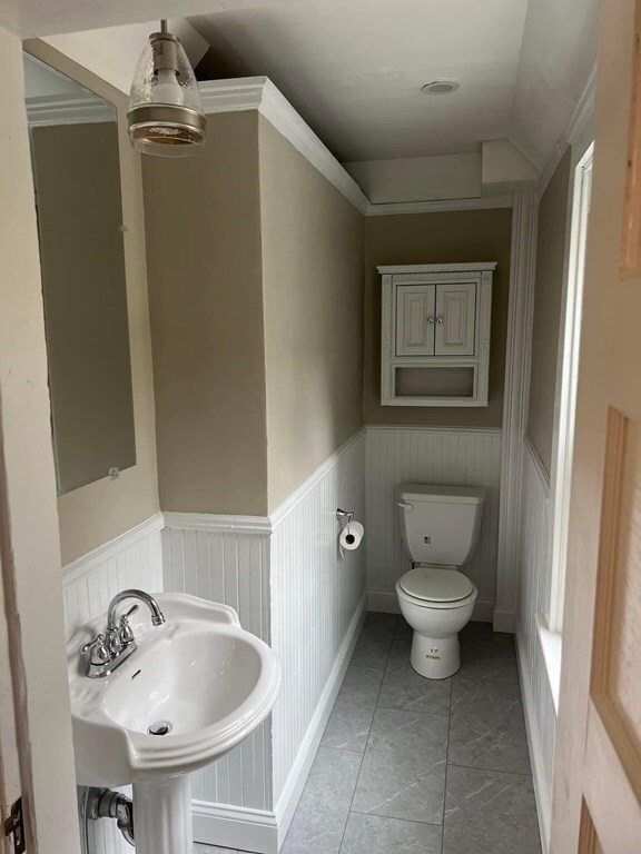 8 S Bowlder St unit 8B, Uxbridge, MA 01569 - photo 4