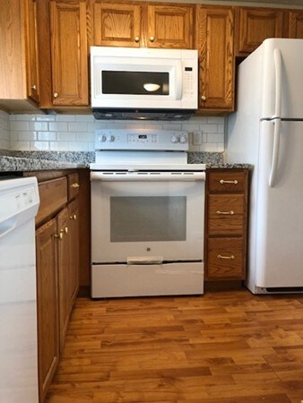 54 Walcott Valley Dr unit 54, Hopkinton, MA 01748 - photo 3